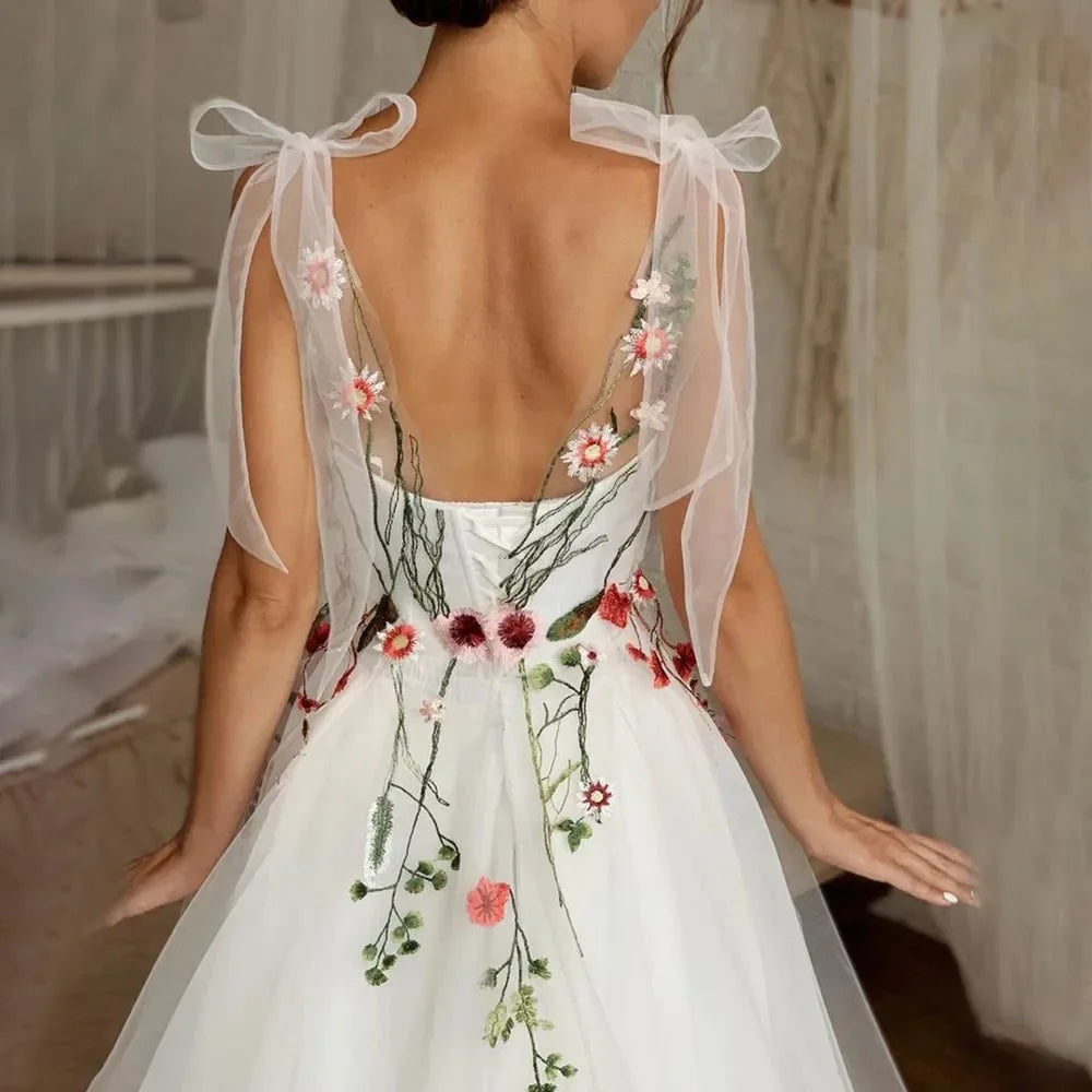 Floral Embroidered Wedding Dress Colorful Sweetheart Backless Bridal Gown