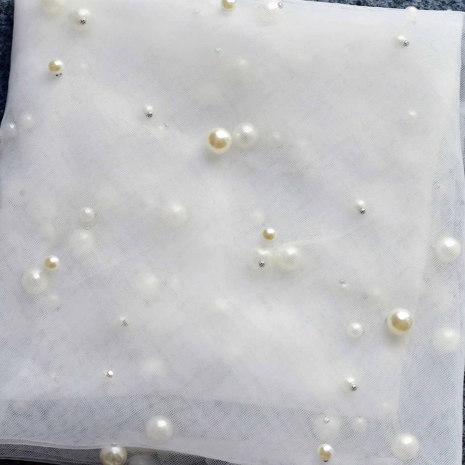 Pearls Bridal Veil Soft 1 Tier Beaded Wedding Veil for Bride