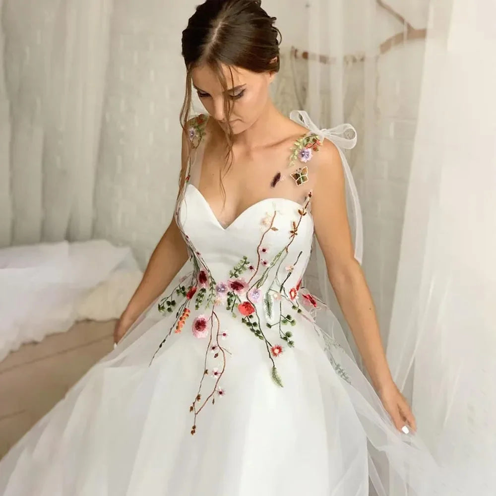 Floral Embroidered Wedding Dress Colorful Sweetheart Backless Bridal Gown