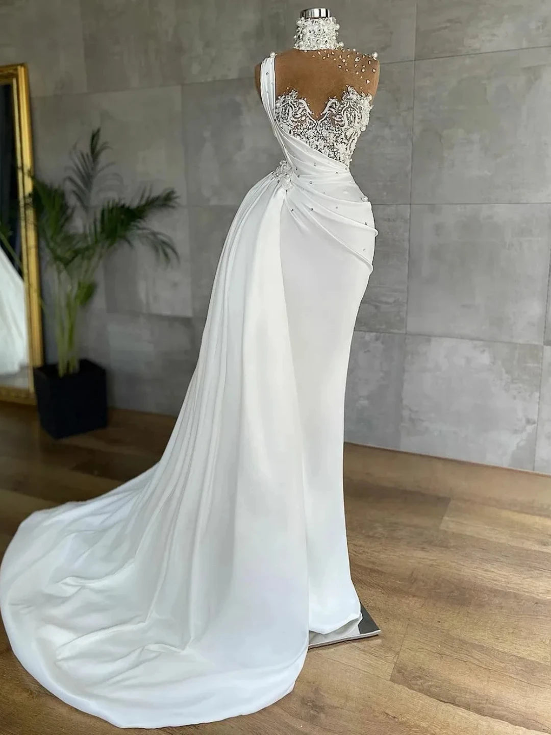 Mermaid Wedding Dresses with Detachable Pearls Beaded Bridal Gown
